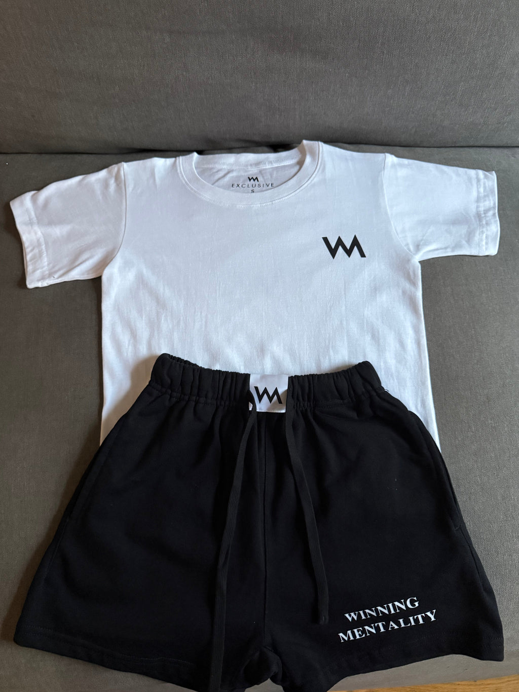 WINNING MENTALITY YOUTH SHORTS